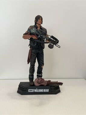 Walking Dead Daryl Dixon 7" Figure McFarlane Color Tops w/ Crossbow Base